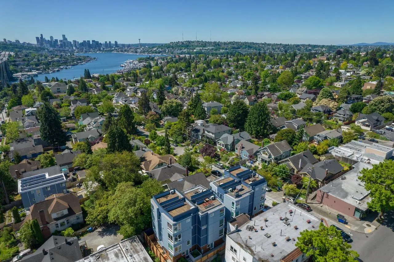 Rooftop Patio With Waterview, Private Garden & Grill 3Br 3Ba- Modern Cityscape Seattle Nyaraló